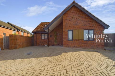 2 bedroom detached bungalow for sale, Trumpeter Rise, Long Stratton, Norwich, NR15 2DY