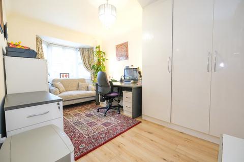 6 Healy Drive, Orpington, BR6 9LB