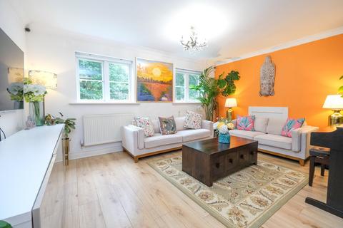 6 Healy Drive, Orpington, BR6 9LB