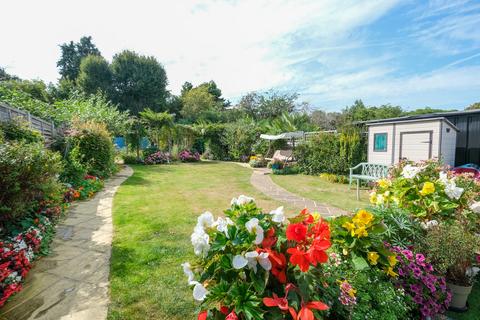 4 bedroom semi-detached house for sale, Court Road, Orpington