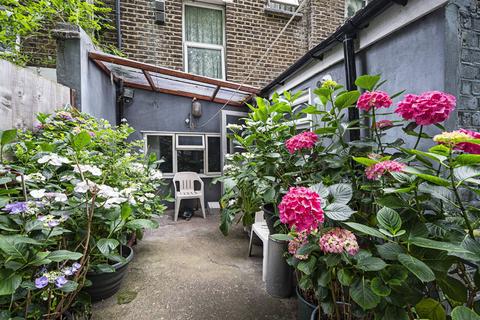 3 bedroom terraced house for sale, Eastway, Hackney Wick, London, E9