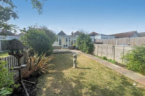 1 bedroom detached bungalow for sale, Church Road, Hadleigh