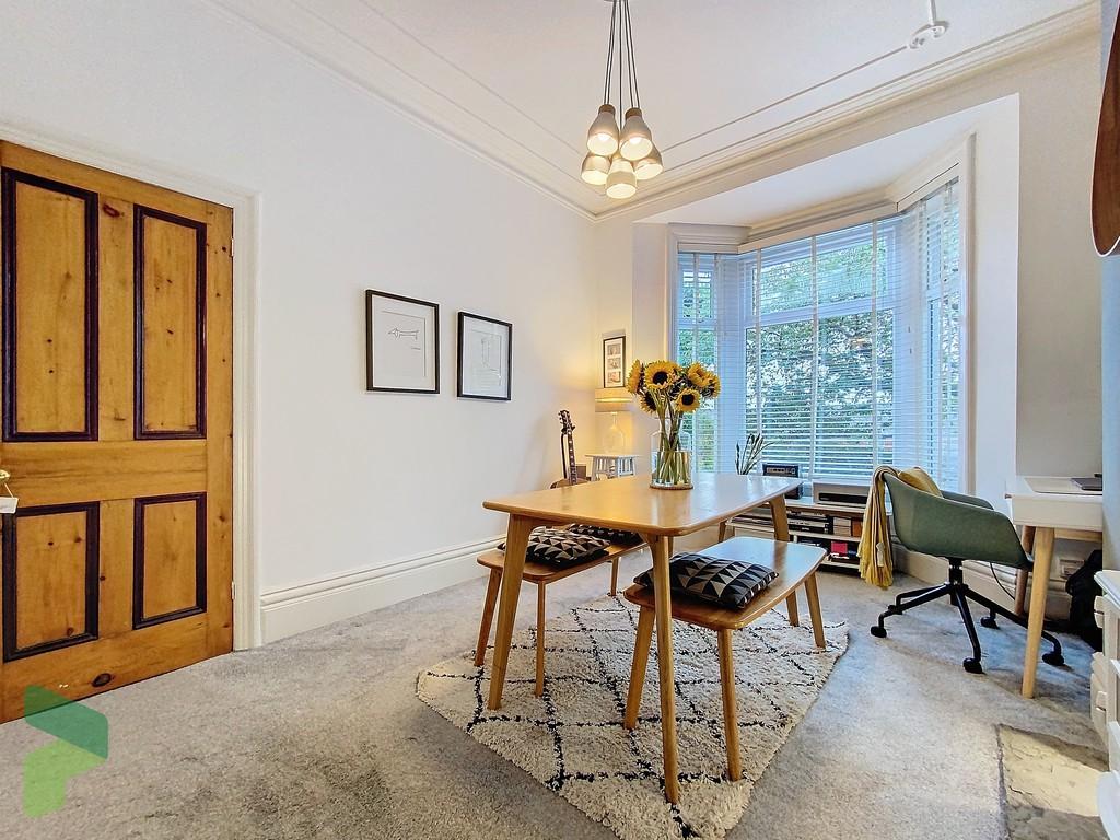 Sitting Room / Dining Room