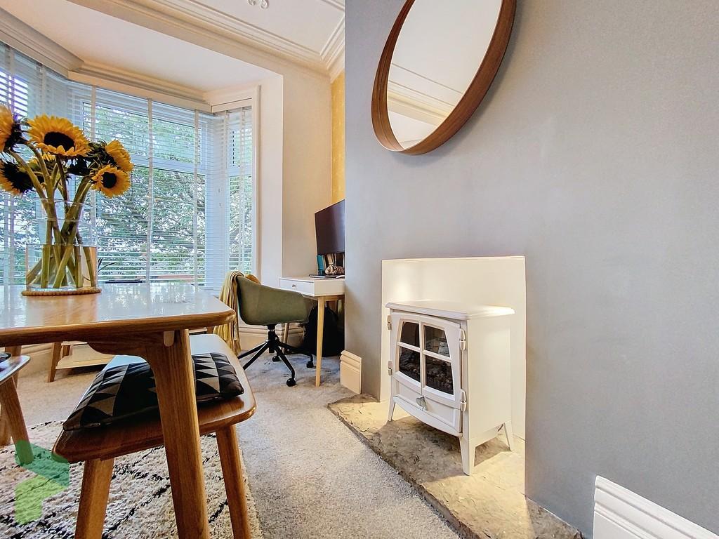 Sitting Room / Dining Room