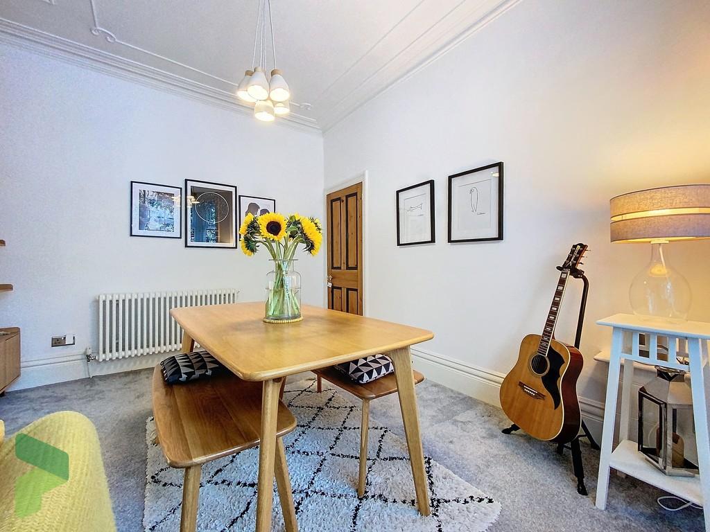 Sitting Room / Dining Room