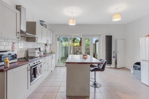 5 bedroom end of terrace house for sale, Grangewood Street, London, E6