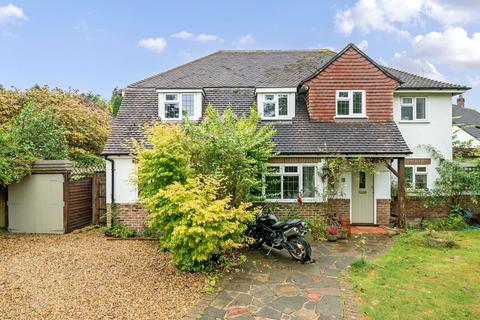 4 bedroom detached house for sale, Loxford Road, Caterham CR3