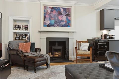 Balerno, 9 Townhead, Auchterarder, PH3 1AH