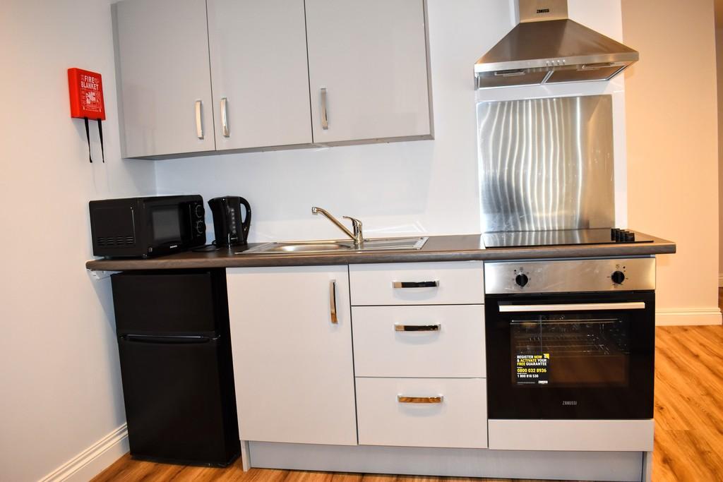 Room 7 Kitchen