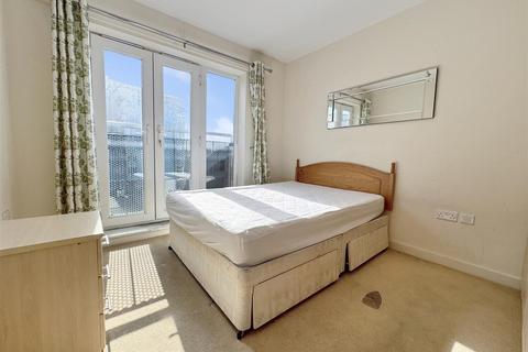 1 bedroom flat for sale, Aspects Court, Slough SL1