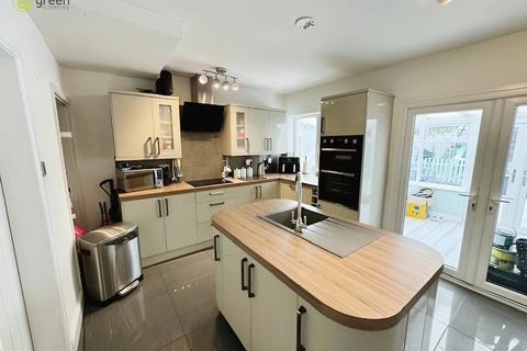 2 bedroom semi-detached house for sale, Calshot Road, Birmingham B42