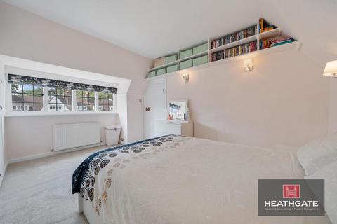 1 bedroom flat for sale, Waterlow Court Heath Close Hampstead Garden Suburb NW11