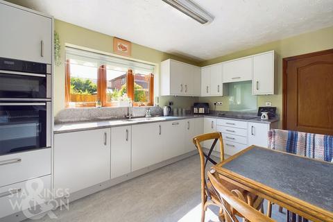 4 bedroom detached house for sale, Meadow View, Brundall, Norwich