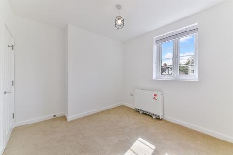 1 bedroom apartment to rent, High Street, Banstead