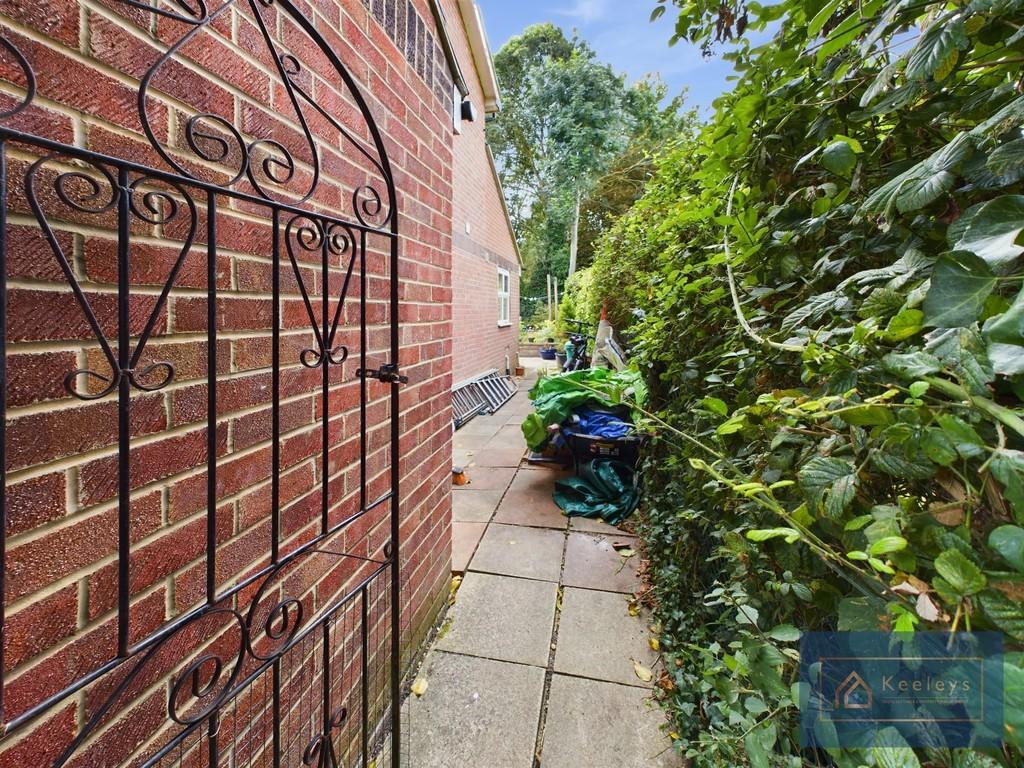 Access to back garden