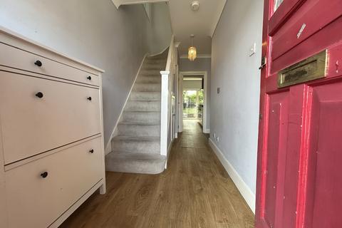38 Woodfield Drive, East Barnet, Barnet, EN4 8PA