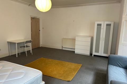 undefined, B/R, 36 Kersland Street