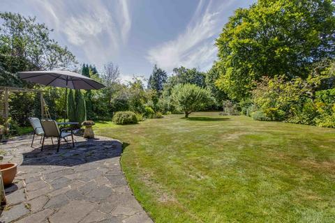 Mayhews Burtons Way, Chalfont St Giles, HP8 4BW