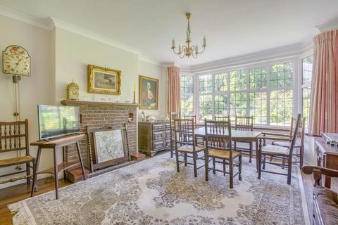 Mayhews Burtons Way, Chalfont St Giles, HP8 4BW