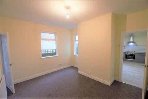 3 bedroom end of terrace house to rent, Broxtowe Drive, Mansfield, Nottingham, NG18 2JE