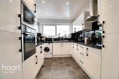 3 bedroom semi-detached house for sale, Totlands Drive, Clacton-On-Sea