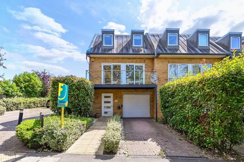 4 bedroom semi-detached house to rent, Salisbury Road, Worcester Park, KT4