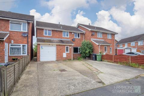 5 bedroom semi-detached house for sale, Arlington Gardens, Attleborough