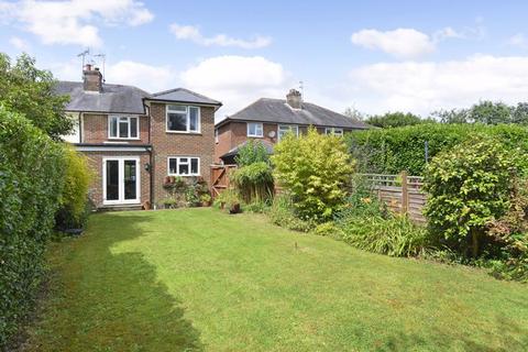 3, Vine Cottages Alfold Road, Cranleigh, GU6 8NB