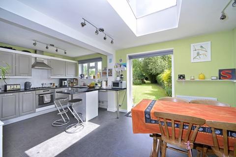 3, Vine Cottages Alfold Road, Cranleigh, GU6 8NB