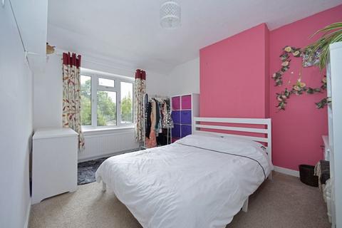 3, Vine Cottages Alfold Road, Cranleigh, GU6 8NB
