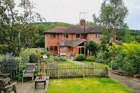 3 bedroom semi-detached house for sale, Park Cottages, Hereford HR4