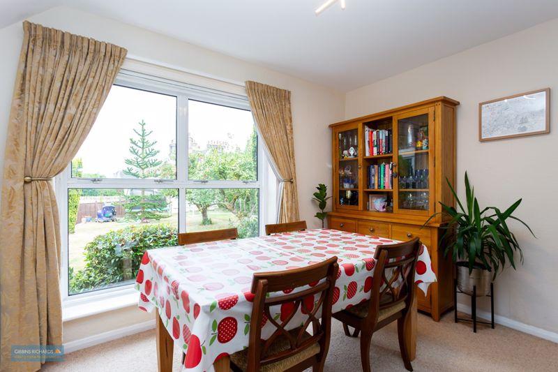 Sitting/Dining Room