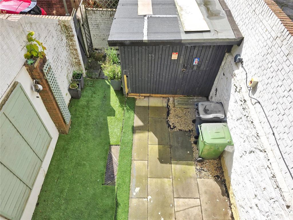 Rear Patio Yard