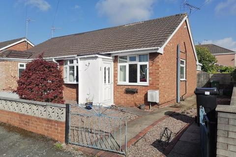 2 bedroom bungalow to rent, Hilton Close, Wrexham