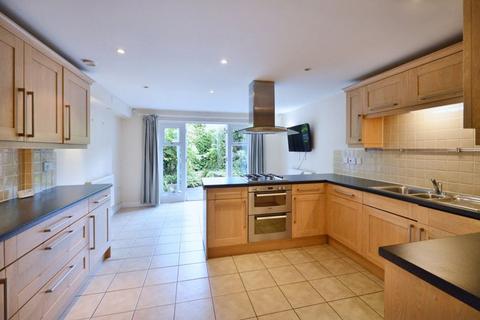 3 bedroom terraced house for sale, Howberry Chase, Haslemere WALK OF STATION  AND TOWN