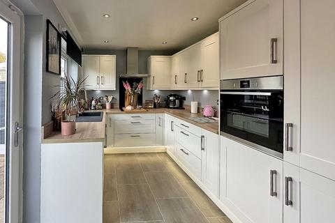 1 Danes Close, Essington, Wolverhampton, WV11 2TQ