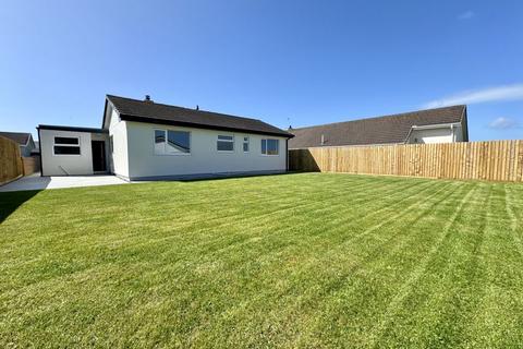 3 bedroom detached bungalow for sale, Lon Traeth, Valley