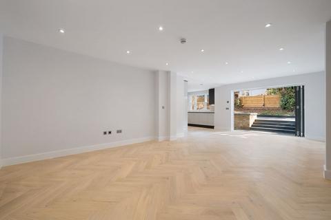 3 bedroom apartment for sale, Priory Road, South Hampstead, London NW6