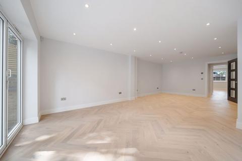 3 bedroom apartment for sale, Priory Road, South Hampstead, London NW6