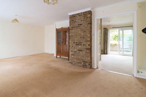 40 Somner Close, Canterbury, CT2 8LJ