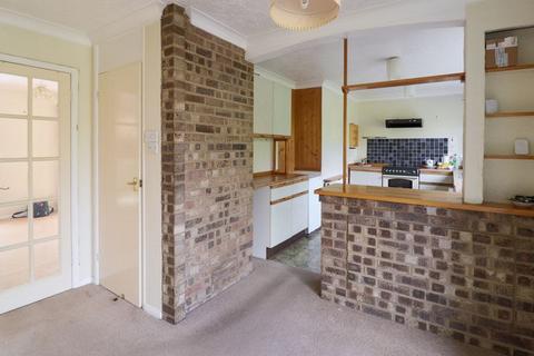 40 Somner Close, Canterbury, CT2 8LJ