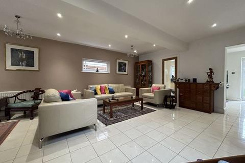 4 bedroom detached house for sale, Eccleston Close, Barnet