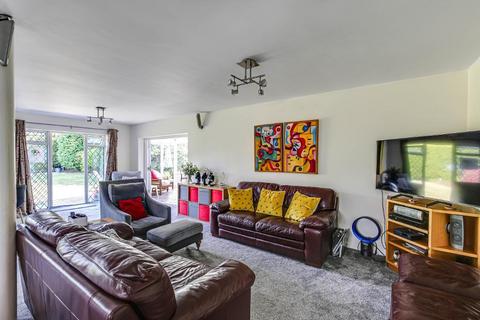 20 Ewhurst Avenue, South Croydon, CR2 0DG