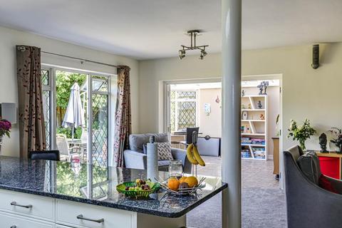 20 Ewhurst Avenue, South Croydon, CR2 0DG