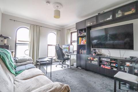 2 bedroom apartment for sale, Marks Court, Southend-On-Sea