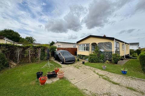 2 bedroom park home for sale, Berkeley Avenue, Briar Bank Park, Wilstead, Bedfordshire, MK45 3wH