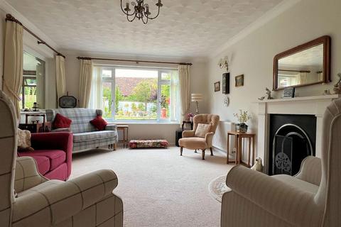 8 Goring Road, Steyning, BN44 3GF