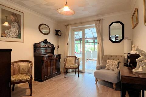8 Goring Road, Steyning, BN44 3GF