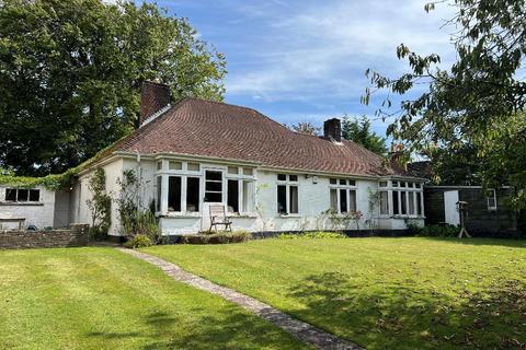 3 bedroom bungalow for sale, The Crescent, Steyning, West Sussex, BN44 3GD