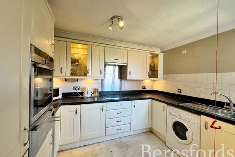 2 bedroom apartment for sale, Mavis Grove, Hornchurch, RM12